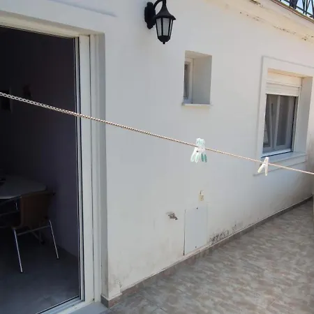 公寓式酒店 安娜一室公寓及公寓 3*