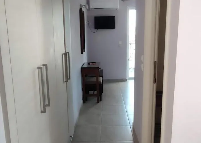 Anna And Tsilivi (Zakynthos)